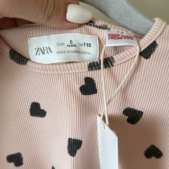 ✨NEW Zara Short Sleeve Ribbed T-Shirt 5 Years - Picture 2 of 6